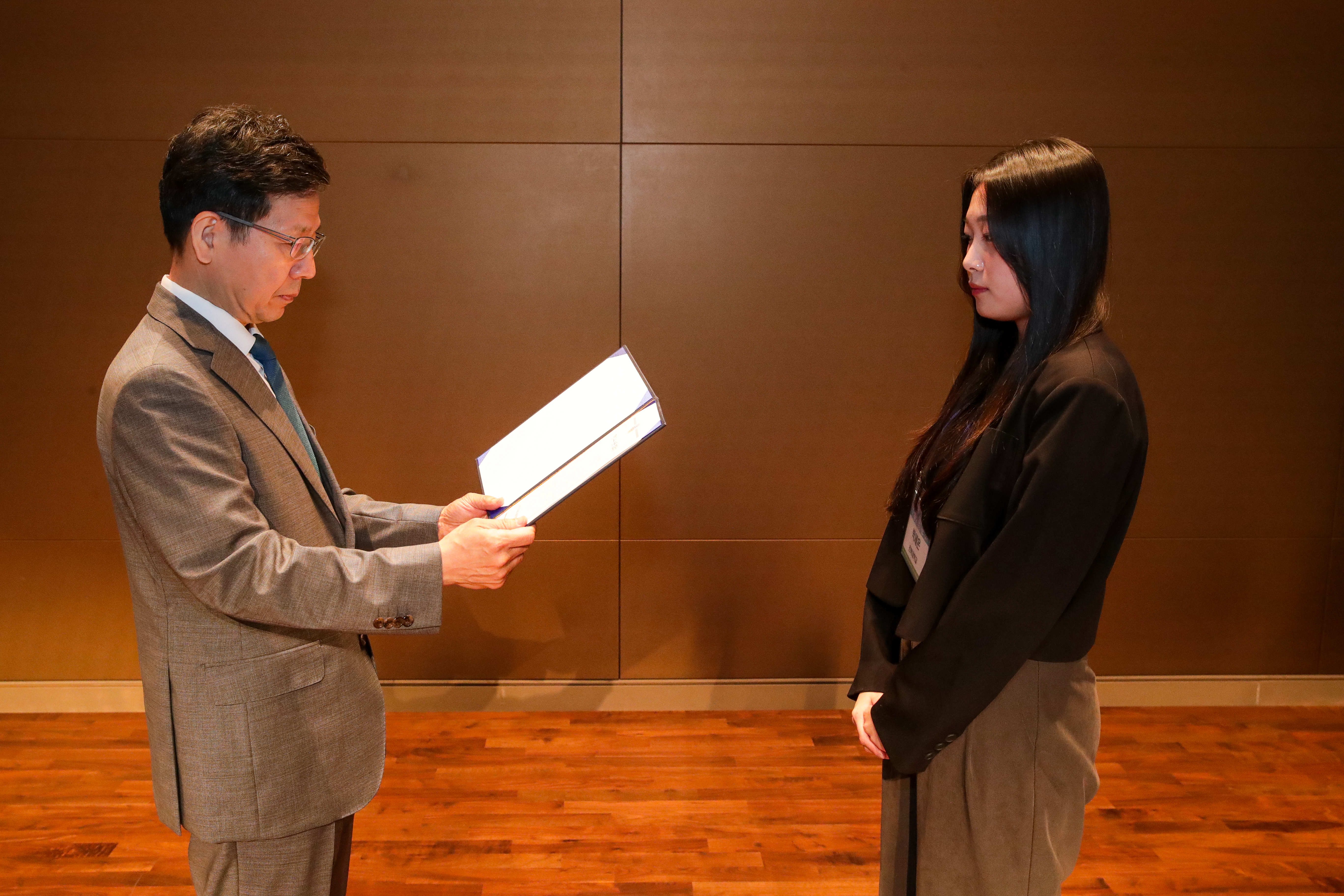 Master's Student Sea-Eun Park Receives Best Paper Presentation Award from KSEG