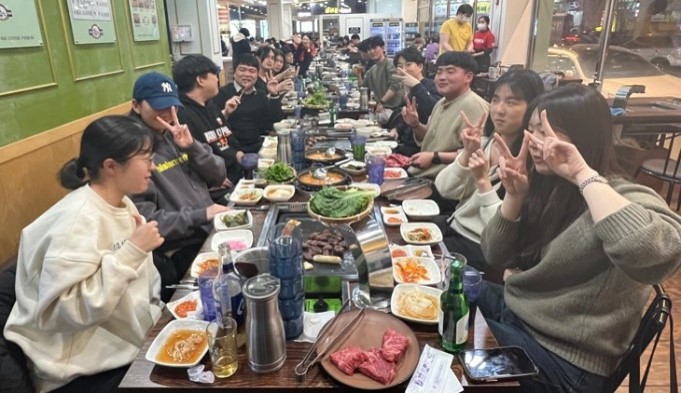 Students Ha-Yeon Kang and Yun-Gon Park Join Geophysics Computing Lab
