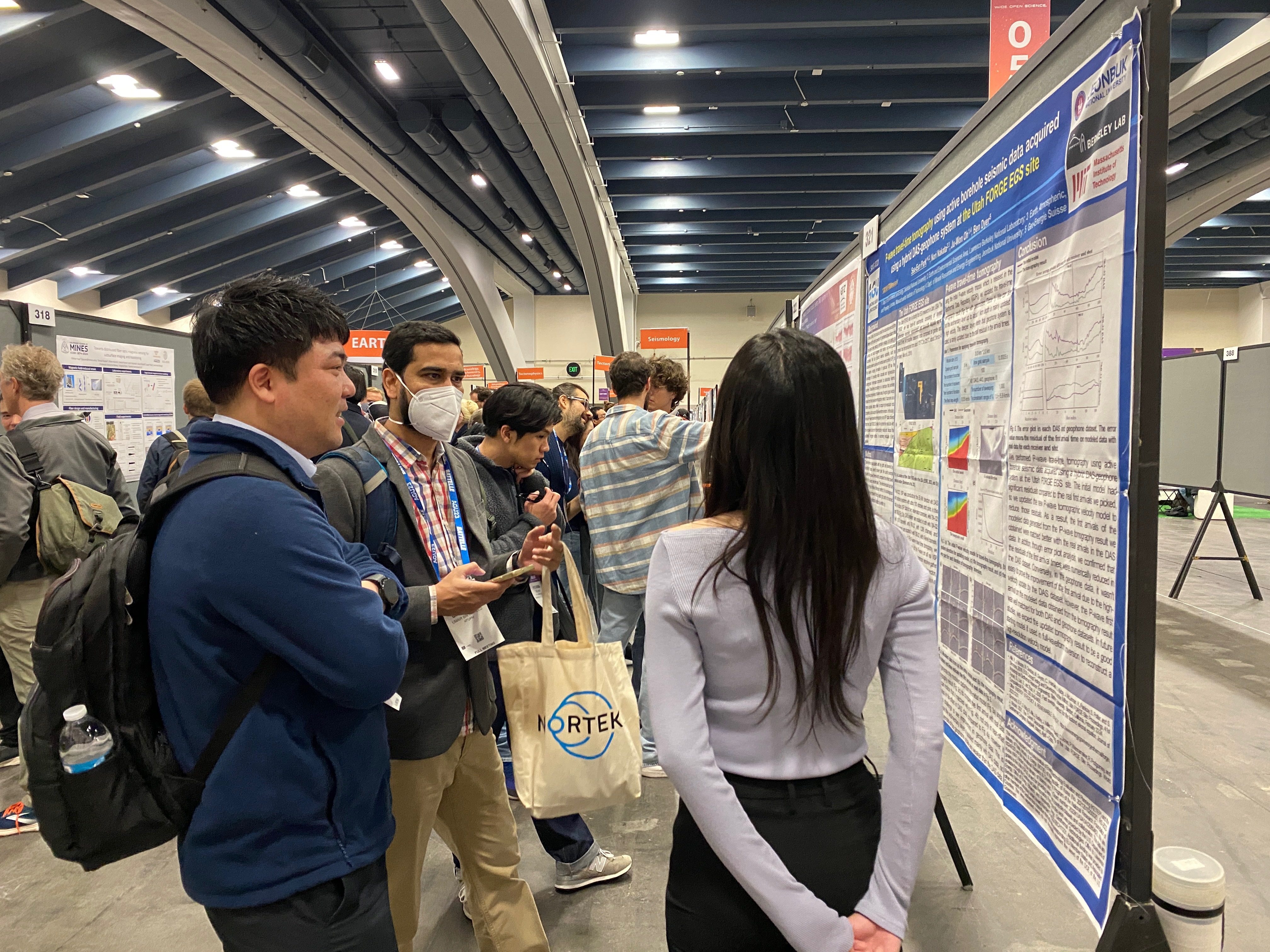 PhD Candidate Sea-Eun Park Presents Research on DAS-Geophone Hybrid System at AGU Conference