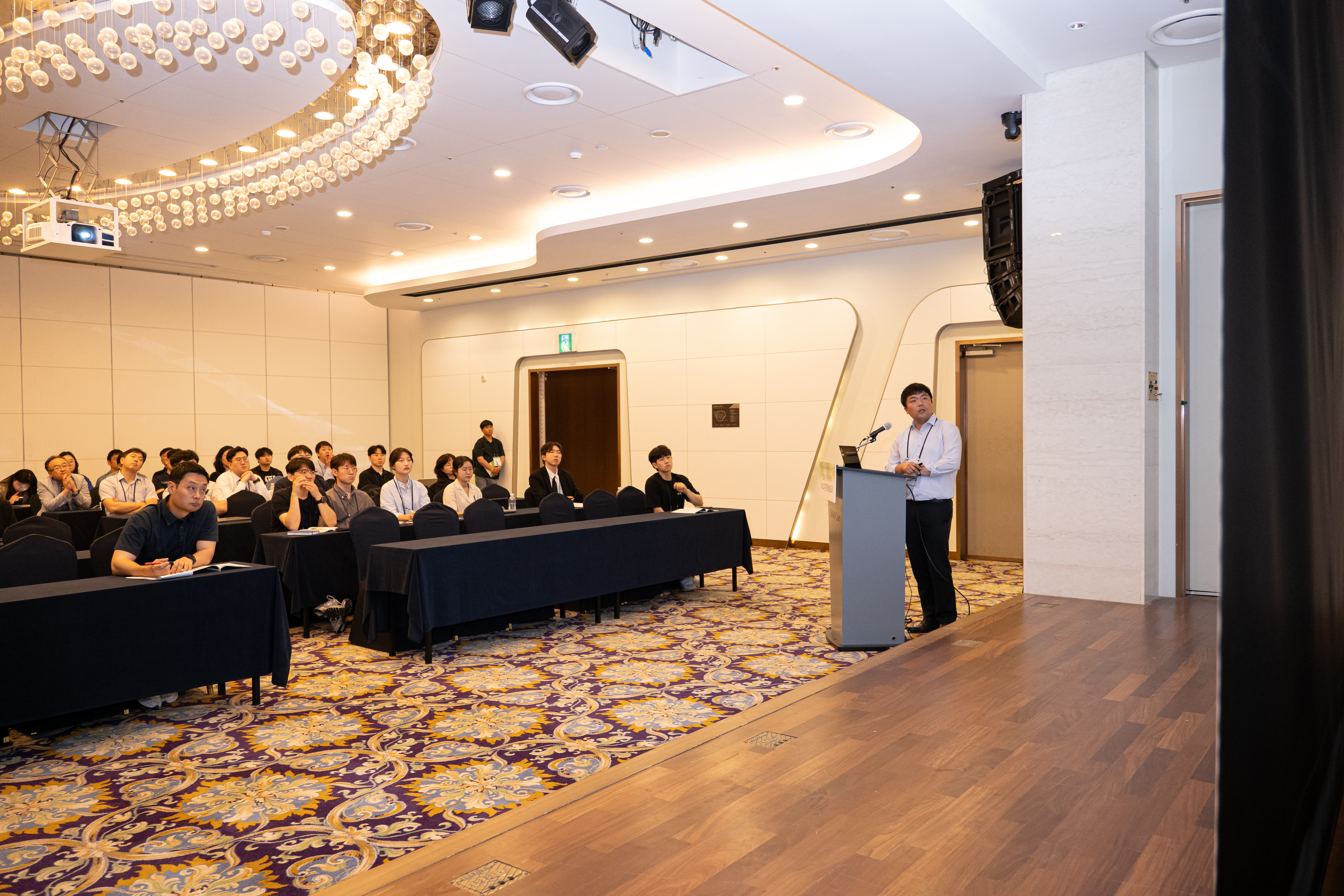 Geophysics Computing Lab Attends 2024 Korea Resources Engineering Spring Conference